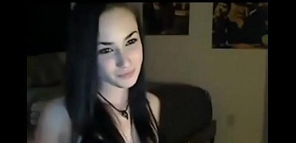  brunette teen does webcam show